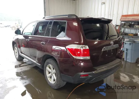 2012 Toyota Highlander Base V6 из США, поврежденный, VIN 5TDBK3EHXCS151934
